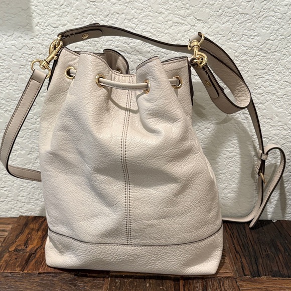 Lands' End Handbags - Lands' End Leather Cream Shoulder Bag